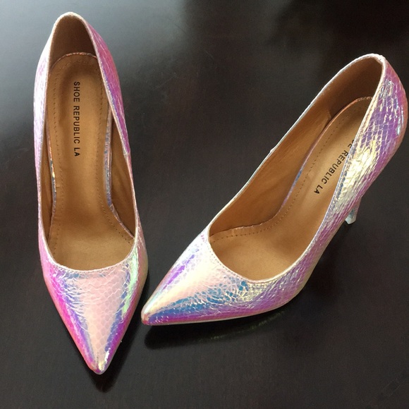 Shoe Republic LA Shoes - NWOT Never worn Shoe Republic LA Iridescent Sz 7.5